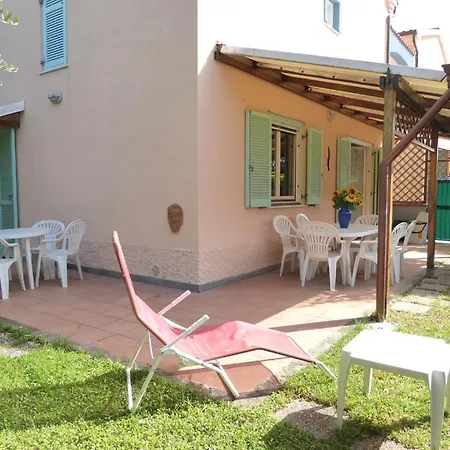 880 - Trilocale A Con Portico E Giardino, Climatizzato - E Navetta Privata Al White Club Inclusa アパート