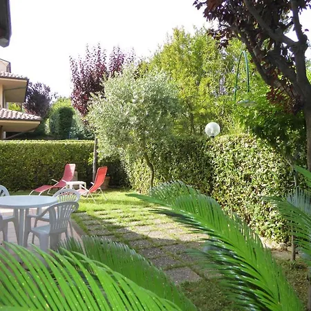 880 - Trilocale A Con Portico E Giardino, Climatizzato - E Navetta Privata Al White Club Inclusa